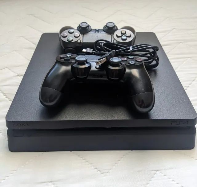 Ps4 Slim - Dois controles - 1 jogo - Videogames - Setor Campinas, Goiânia  1256806130