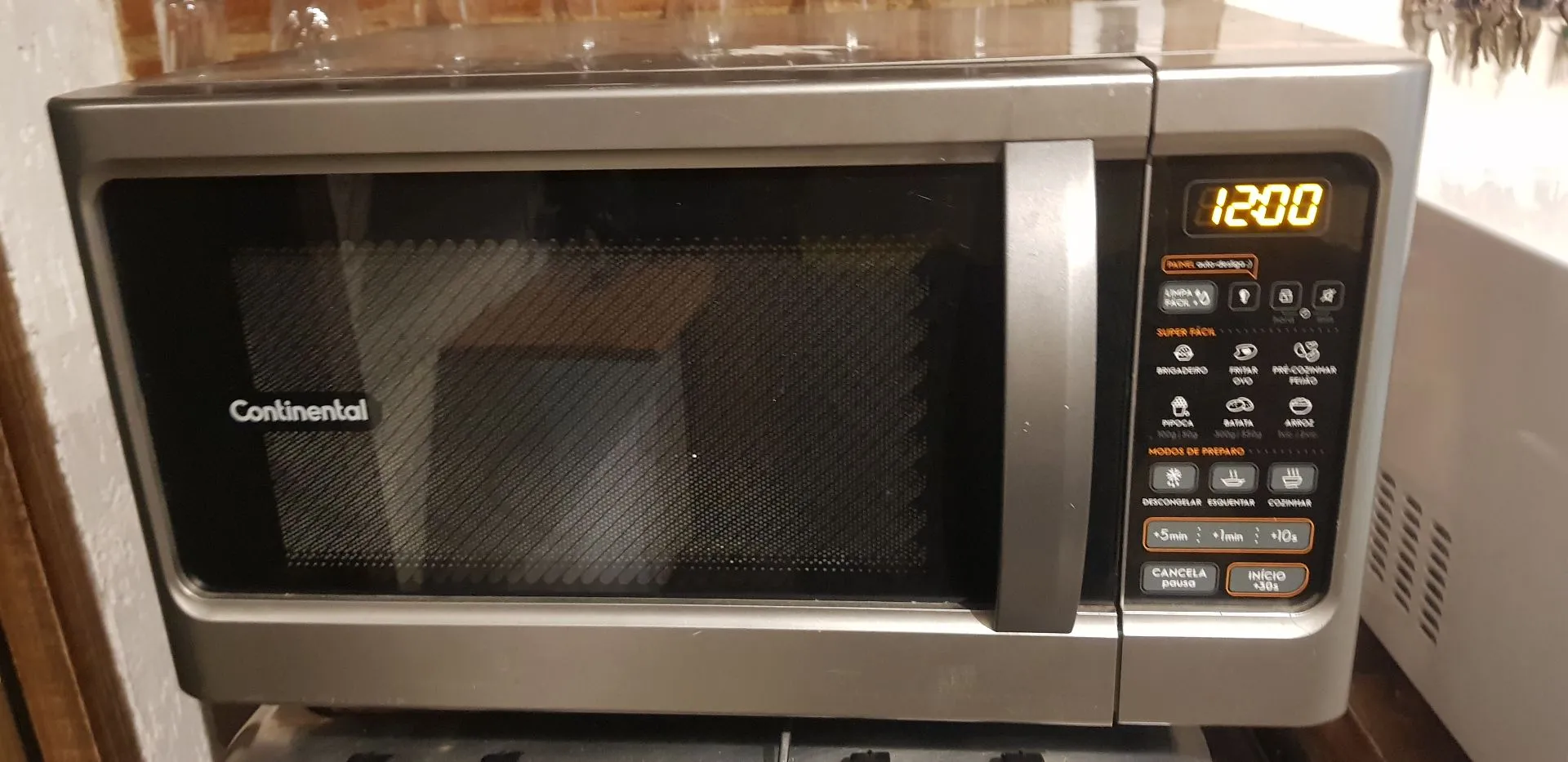 Forno Microondas Continental Inox POUQUISSIMO TEMPO DE USO!!