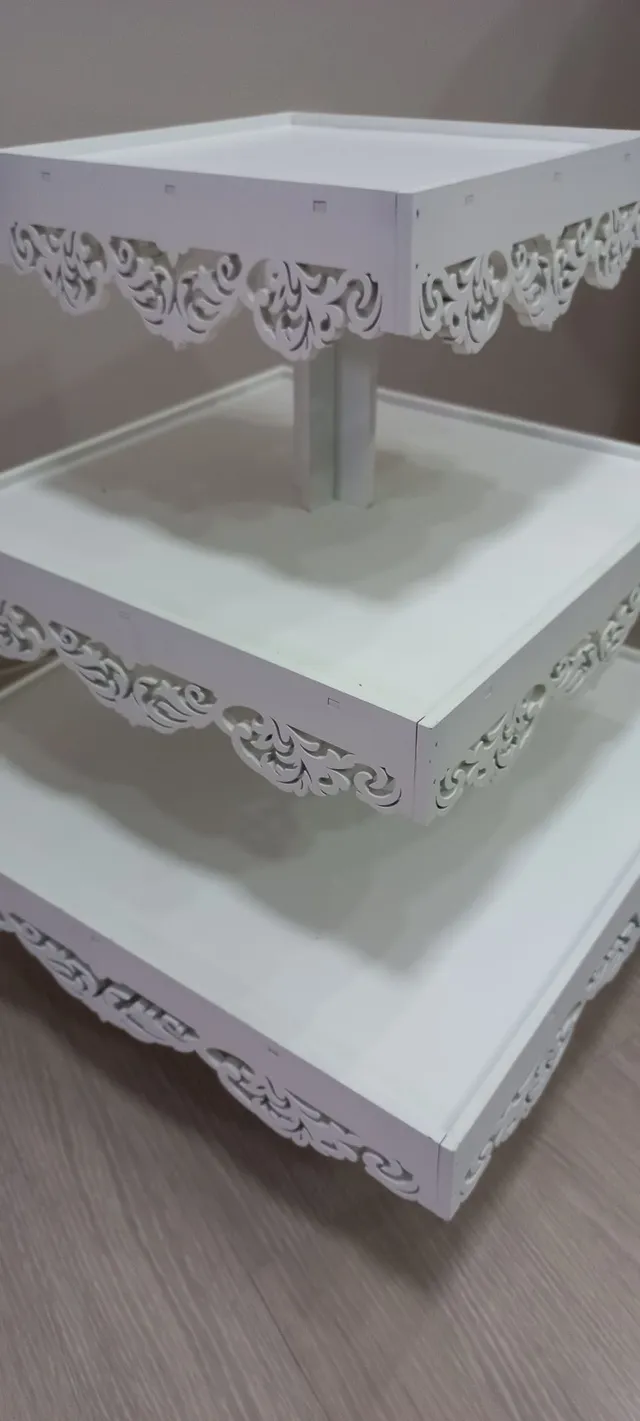 Suporte para docinhos 3 andares, pintado laca