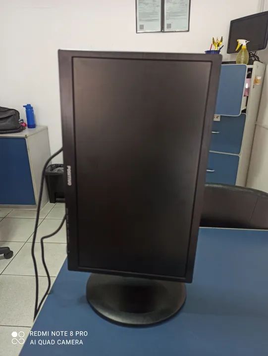 Monitor LCD 22 polegadas