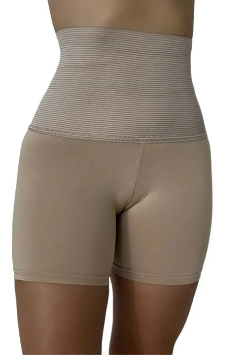 Cinta modeladora short disponível
