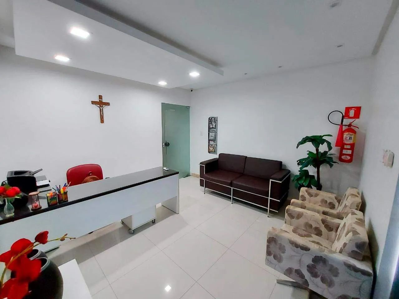 Oportunidade Imperdível: Imóvel Comercial Mobiliado em Localização Nobre - Foto 2