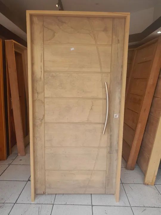 Porta pivotante 108x214mt madeira tauari 10X sem juros no cartão  - Foto 2