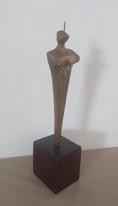Stern - Escultura assinada - 34 Cm c/ a base - bronze - Foto 4