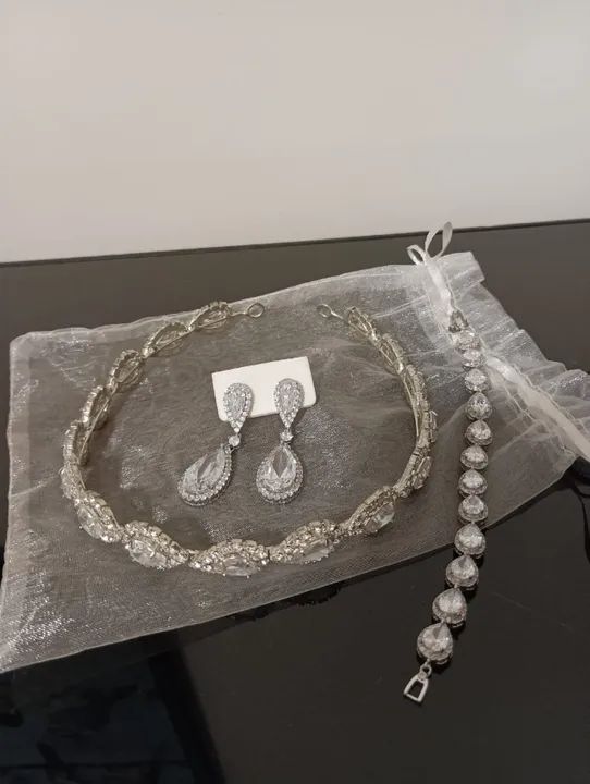 Kit de Noiva - (Tiara, Pulseira e Brincos)