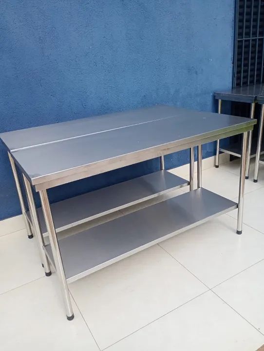 Mesa 1.50x0.55 aço inox prateleira inferior lisa..