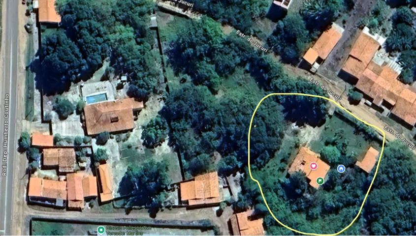 Sitio proximo ao centro de Caxias. Toda murada.