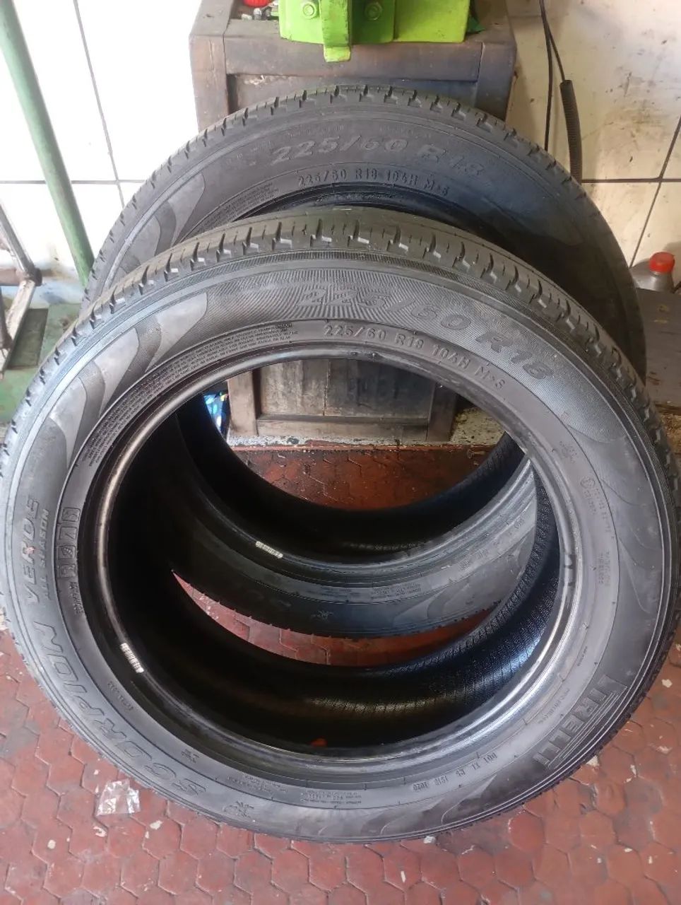 Pneus Pirelli ref 225 60 18 RS 600 os 2 - Foto 3