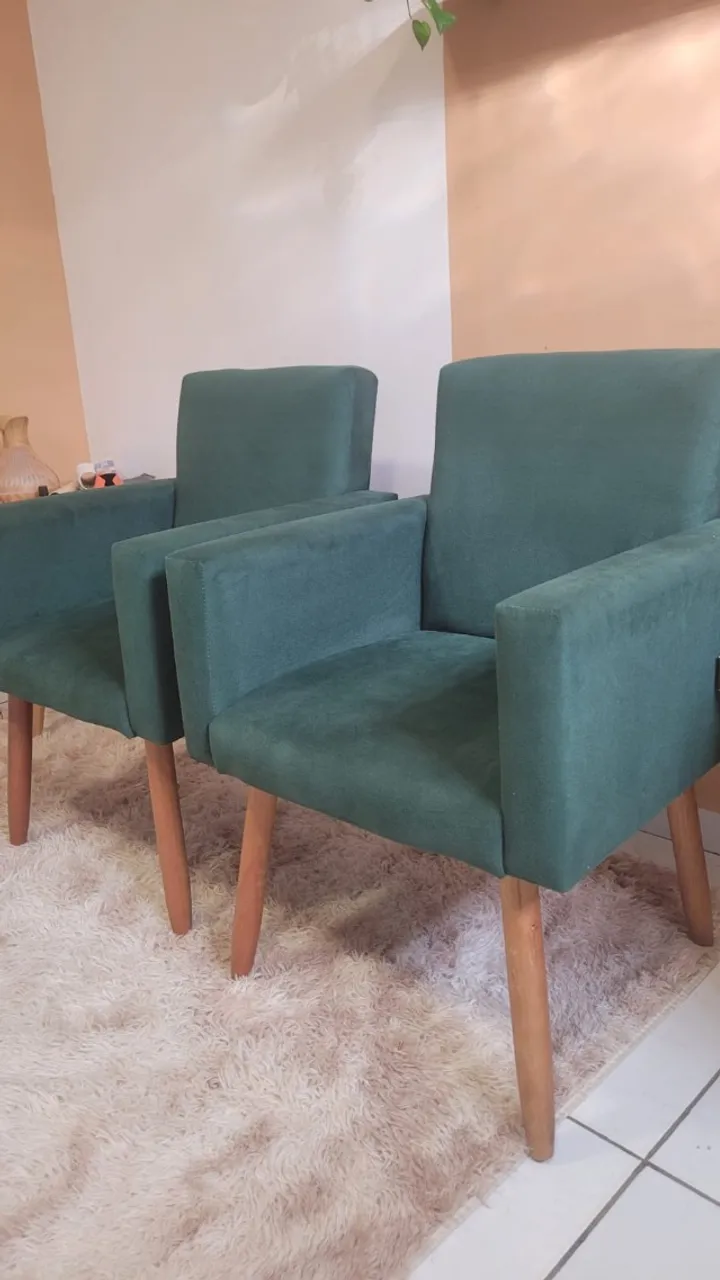 2 Poltronas Cadeira Decorativas para sala de estar.