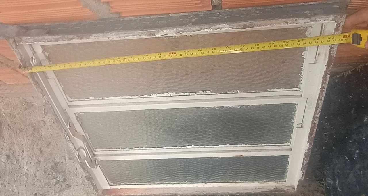 Janela basculante Aço 60x60x8cm 2 Folhas incluído os Vidros  - Foto 4