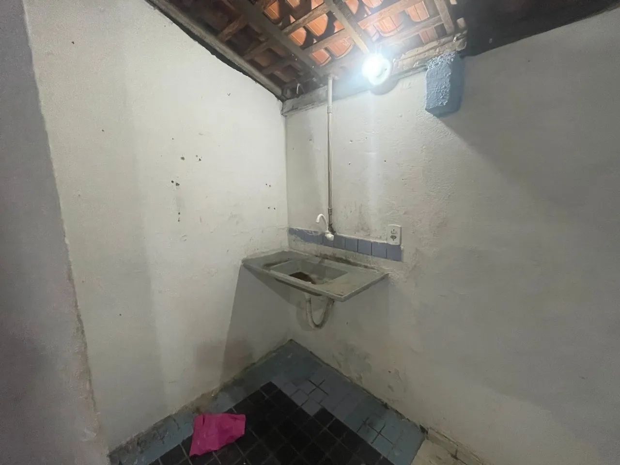 Casa em vila no jacintinho com 2 cômodos para alugar  - Foto 2