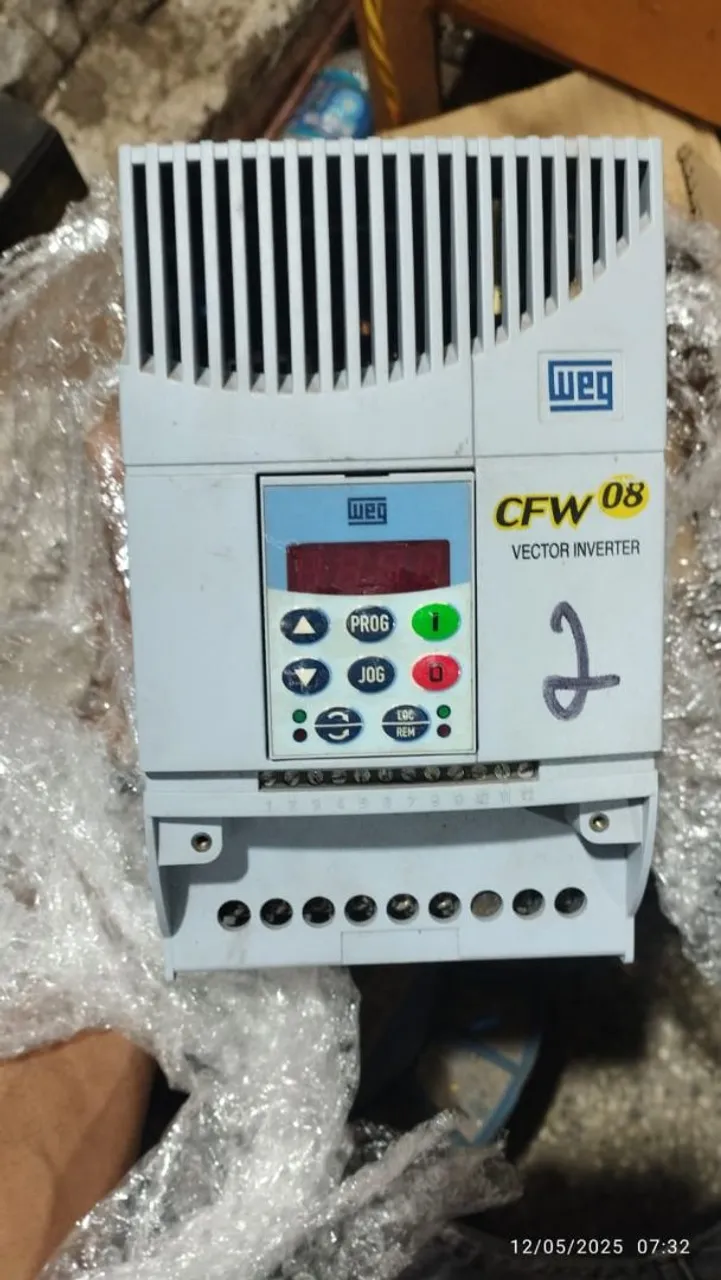 Inversor de Frequência WEG CFW08 220/10A