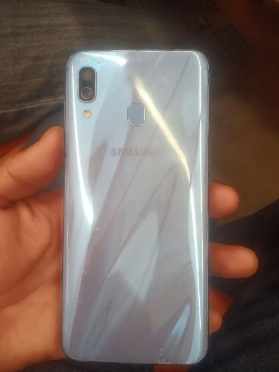Vendo a30 excelente nenhum trinco na tela funcionando perfeitamente
