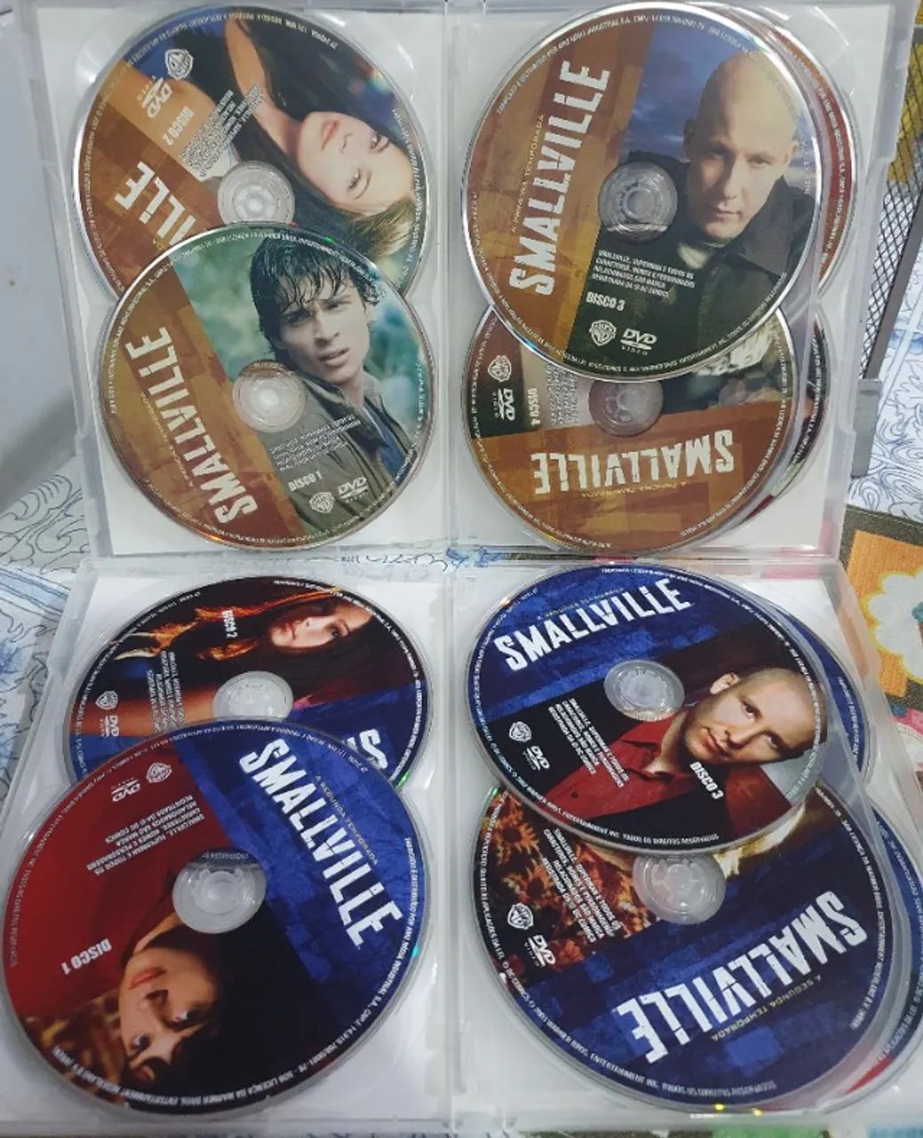 Box DVD completo de DC Smallville Original com 10 temporadas - CDs