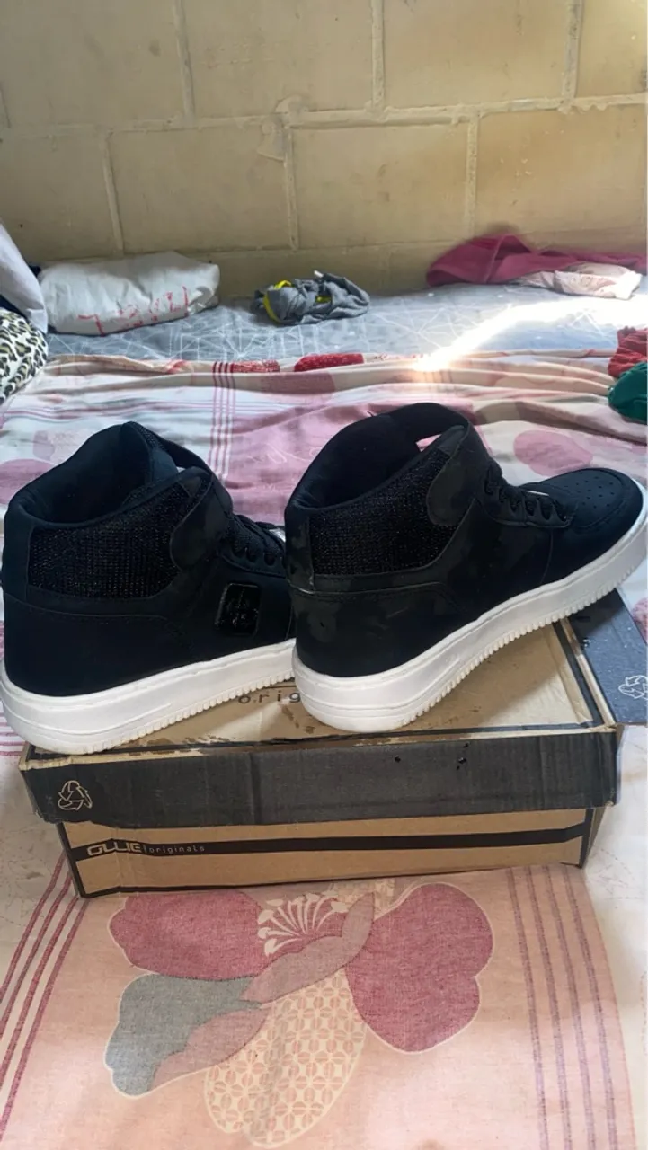 Tênis Ollie Originals Preto com Solado Branco