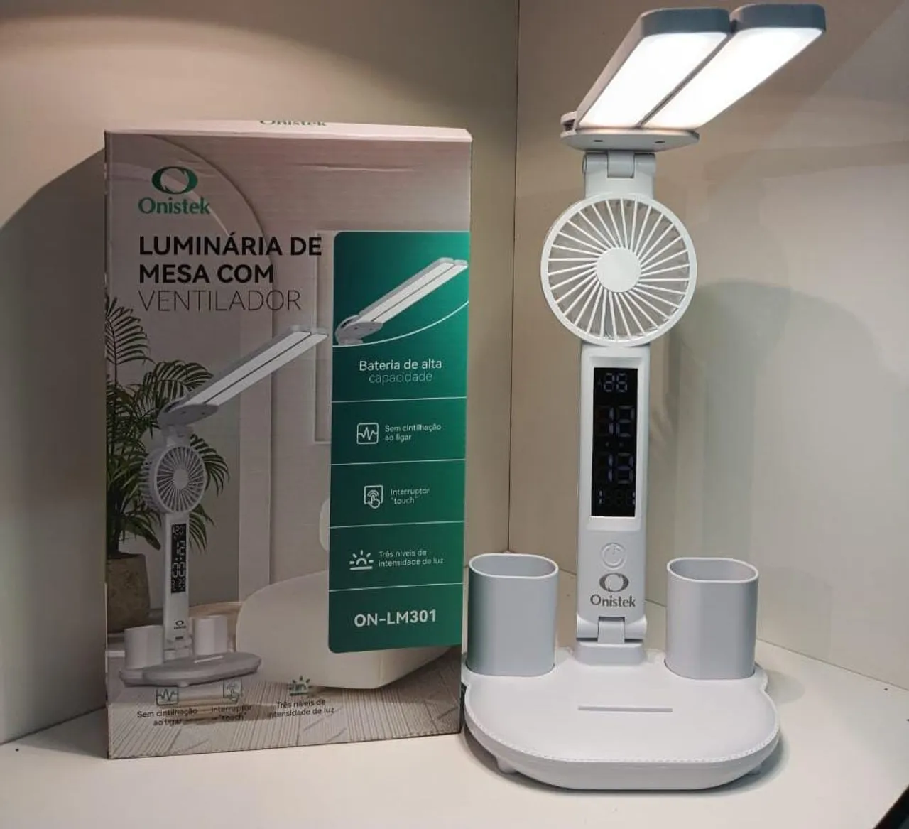 Luminária de mesa com ventilador