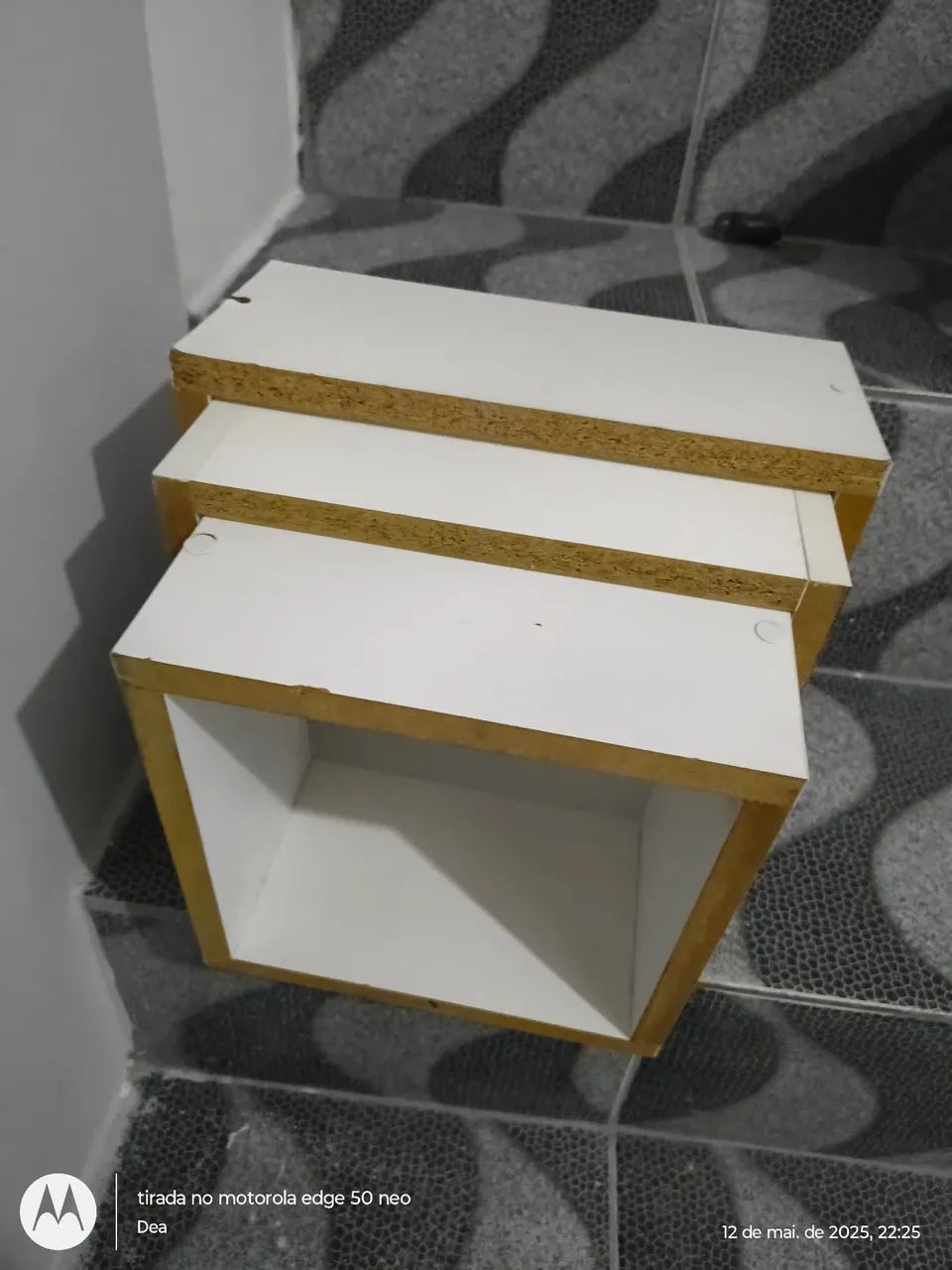 Estante de canto com nichos - Foto 3