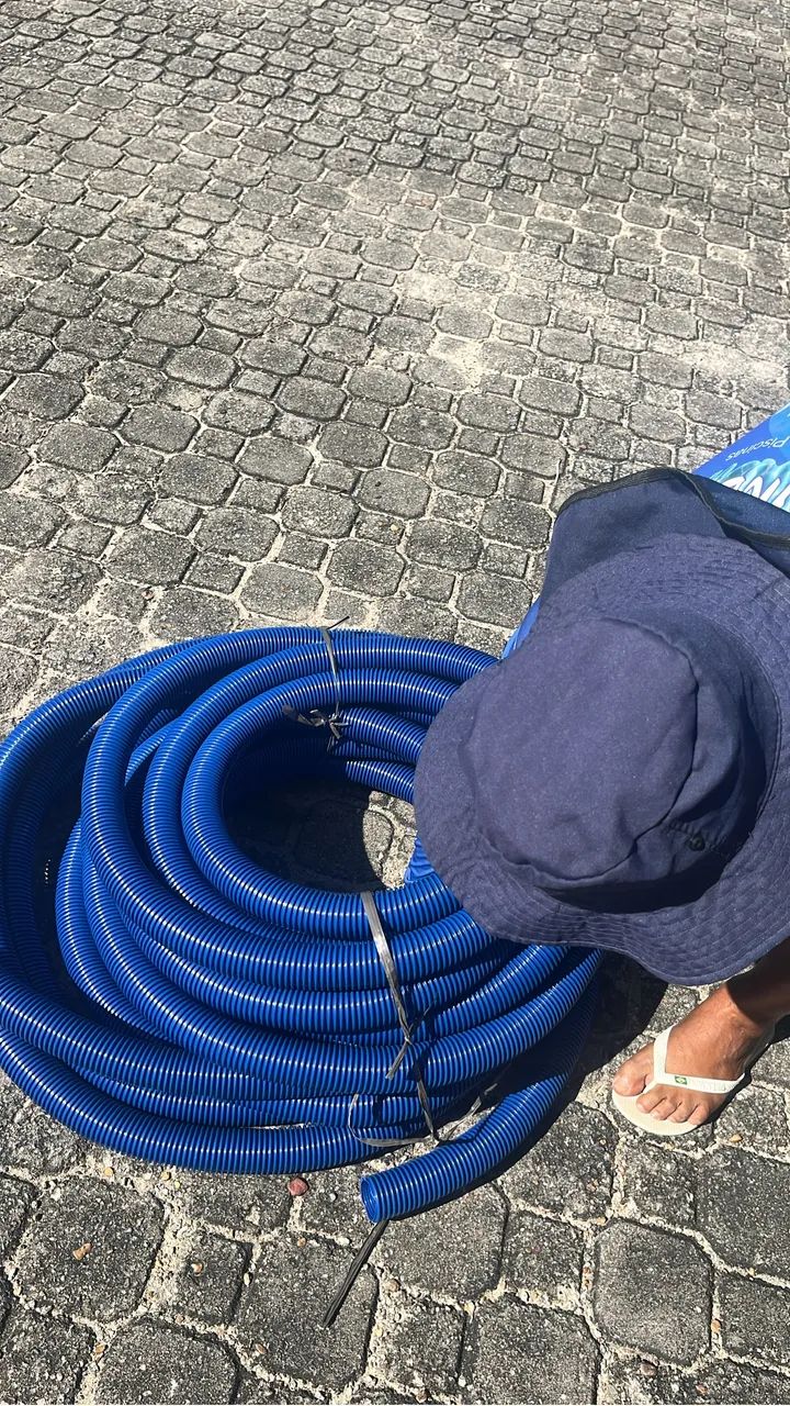Piscineiro ( Limpeza e tratamento de piscina )