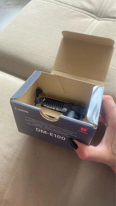 Microfone Canon DM-E100 para Câmera / Ótimo para quem trabalha com mídia