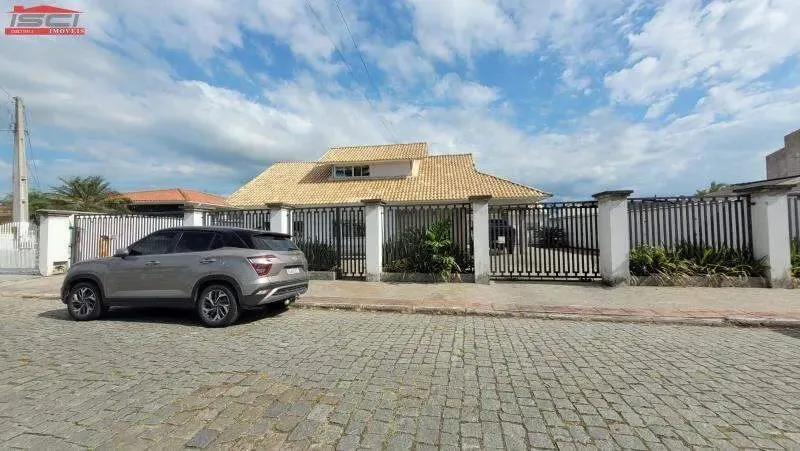 Casa para aluguel, 5 quartos, 4 suítes, 1 vaga, Centro - Palhoça/SC