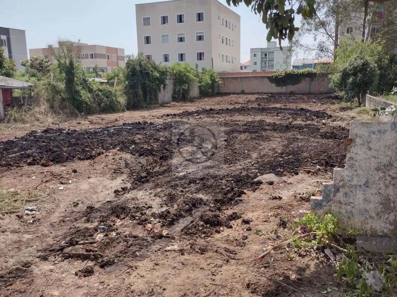 Terreno plano ZR4, meio de quadra, residencial com área total de 675,00m2 bairro Afonso Pe