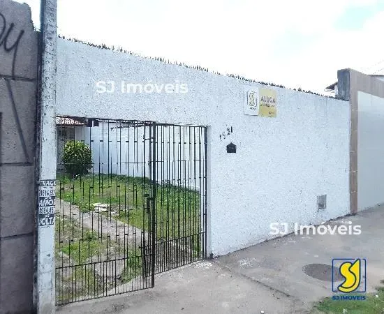 Casa com amplo espaço no Henrique Jorge