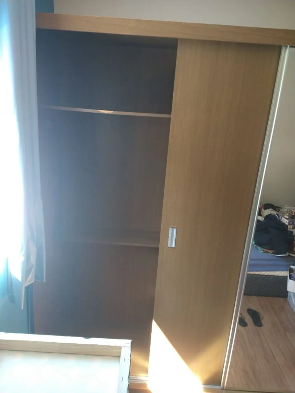 Guarda-Roupa com portas de correr