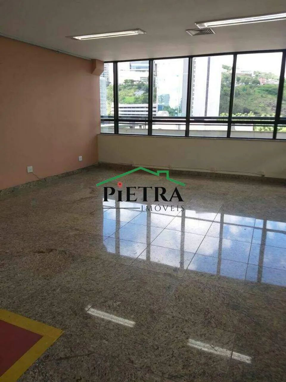 Sala de 35 m² para locação no vila da serra