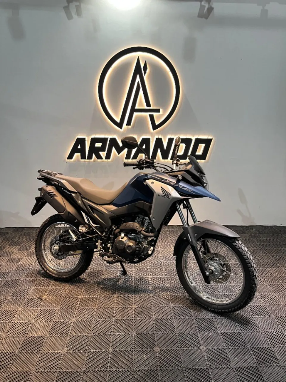 XRE 190 2025 OKM AZUL