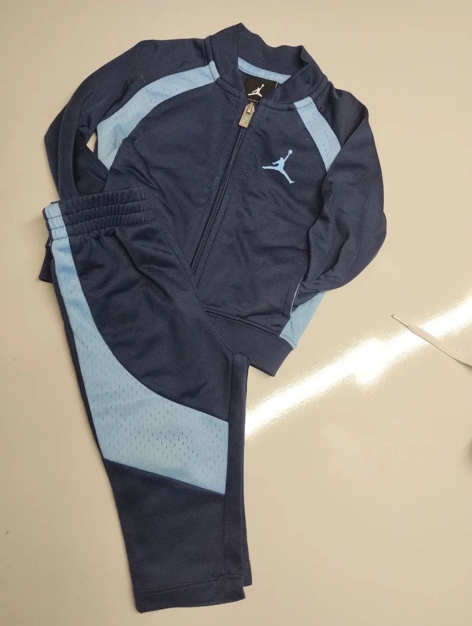 Conjunto Jordan Bebê - Azul Marinho com Detalhes em Azul Claro