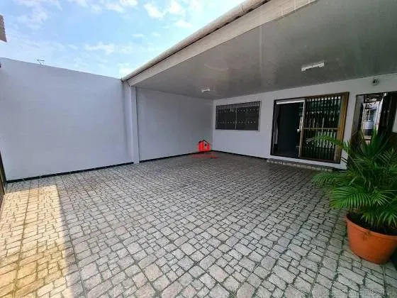 Casa no Ajuricaba ( +2 Casa no msm Terreno) Otimo p Investimento