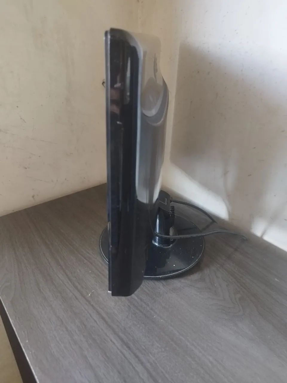 Monitor LG 19 polegadas perfeito funcionamento  - Foto 4