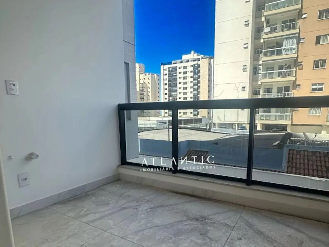 Novíssimo perto do mar! 2 Quartos com suíte, varanda gourmet e lazer completo!
