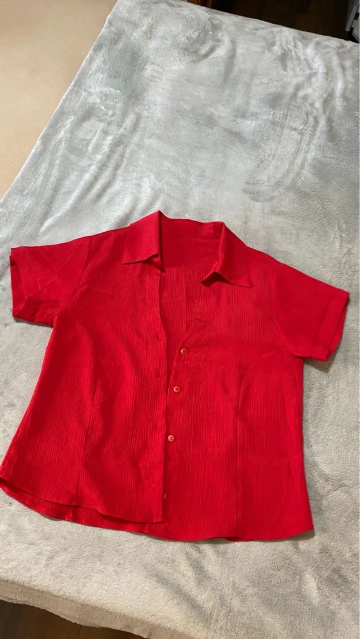 Camisa feminina vermelha