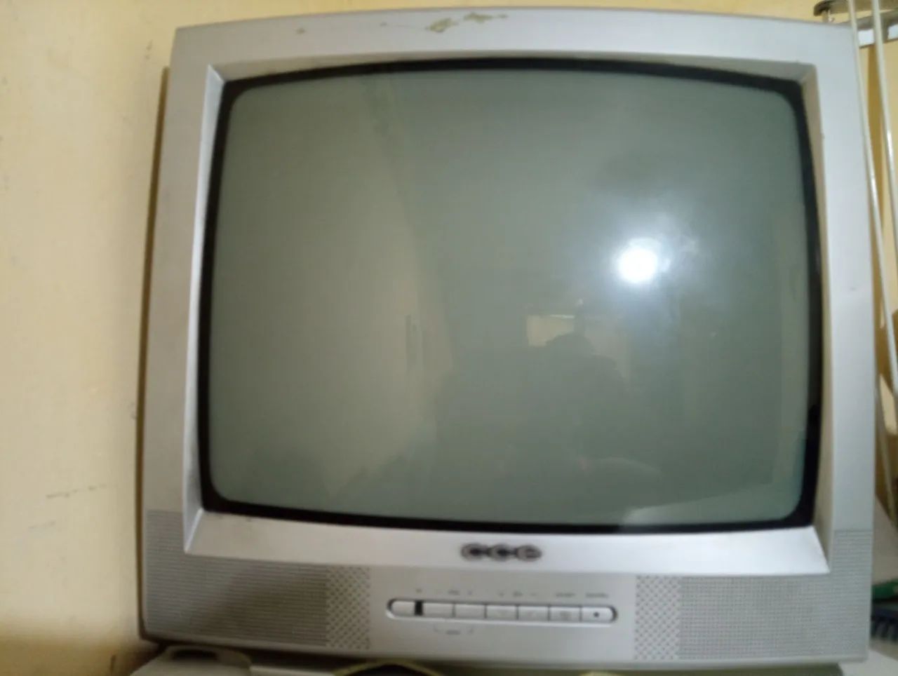 Vende se tv