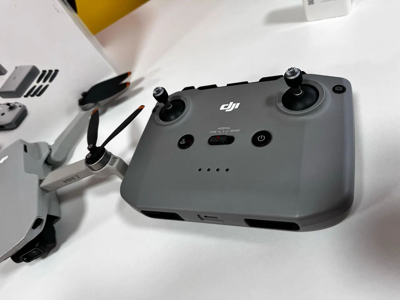 Drone DJI Mini 2 Fly More Combo - 4k - Foto 3
