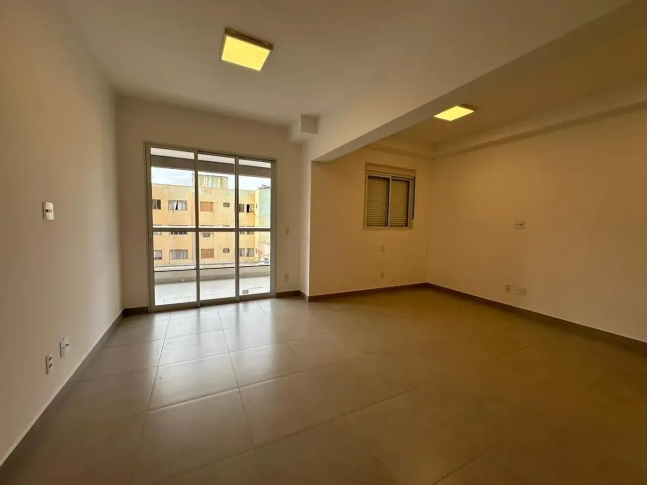 APARTAMENTO Á VENDA NO PRIZMA CARAMURU - 90,48m² - 2 DORMITÓRIOS SENDO UMA SUÍTE + SALA AM - Foto 3