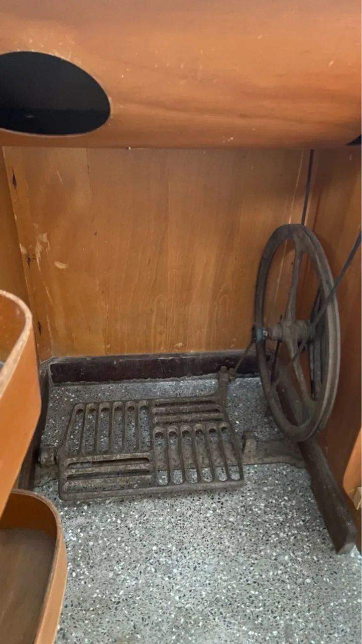 Máquina de Costura Vigorelli Pedal e Motor - Foto 4