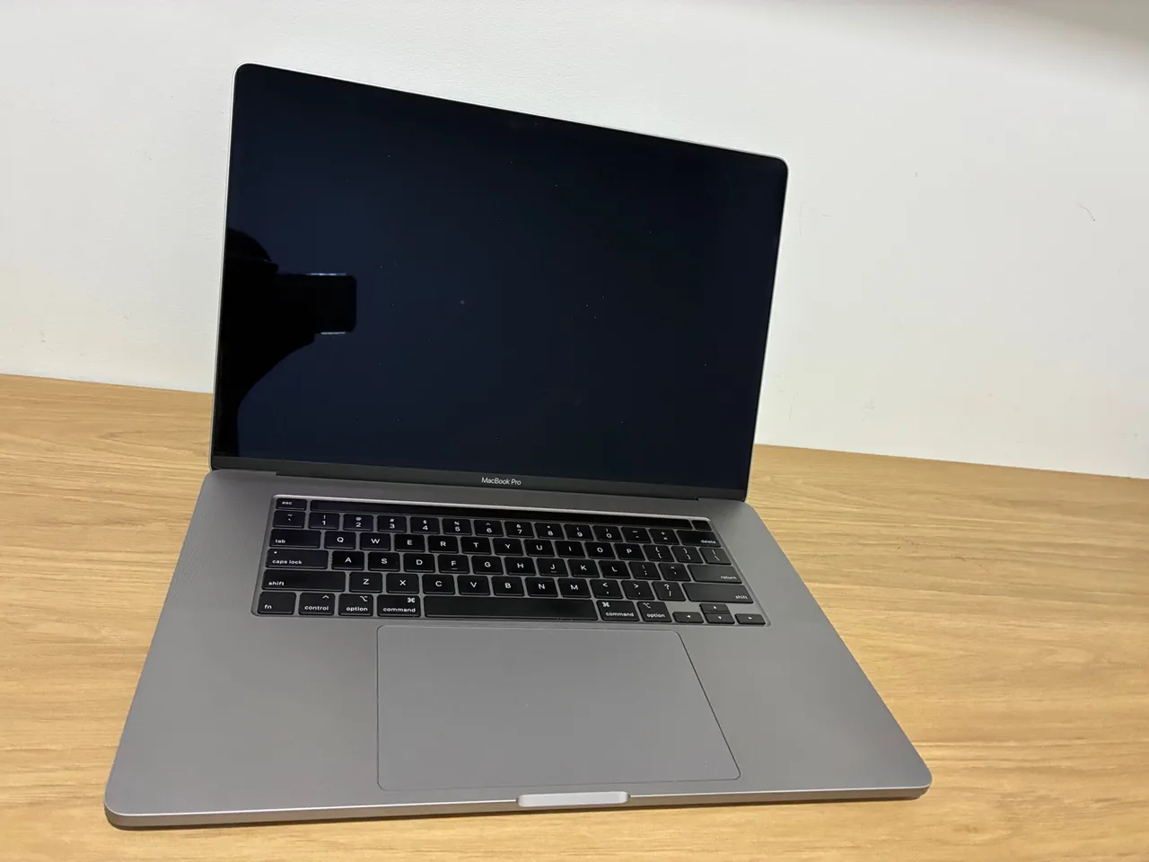 MacBook Pro 16 pol 2019 - 32G RAM - i7 6 núcleos - troco iPad Pro