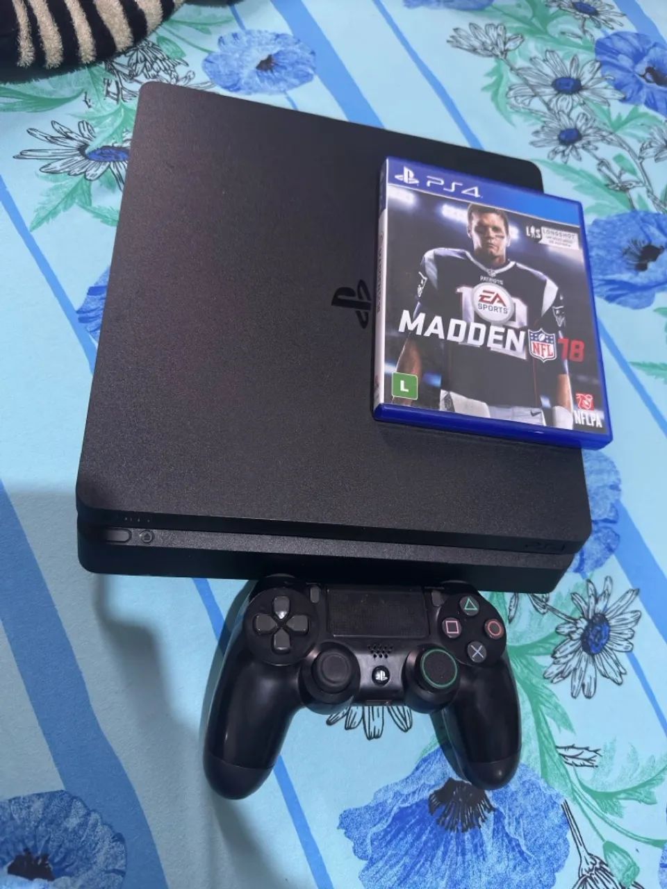 Ps4 slim 64167737854082120