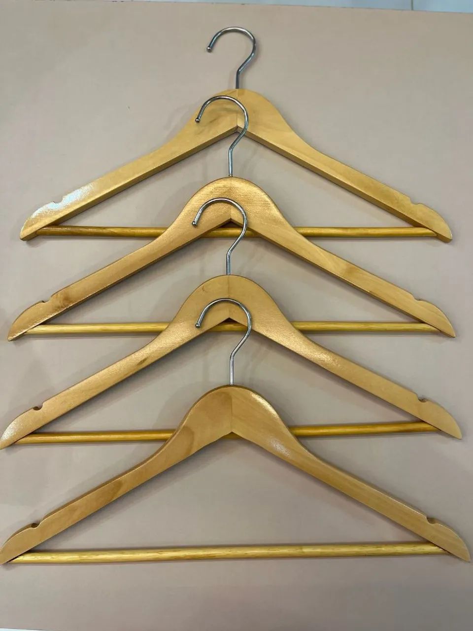 Cabides de madeira com clip para roupas delicadas - Foto 2