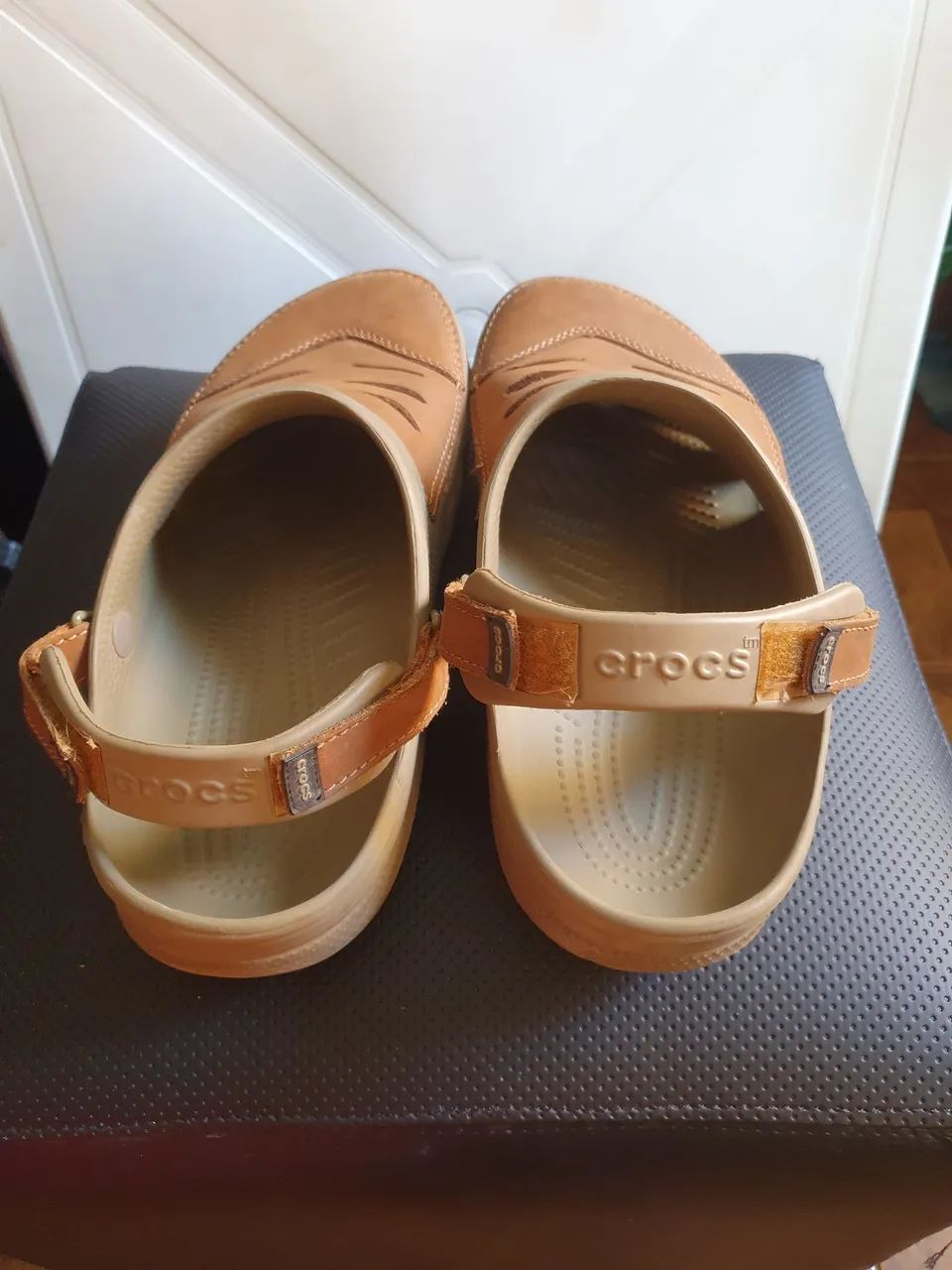 Sandália Crocs  Marrom - Foto 4