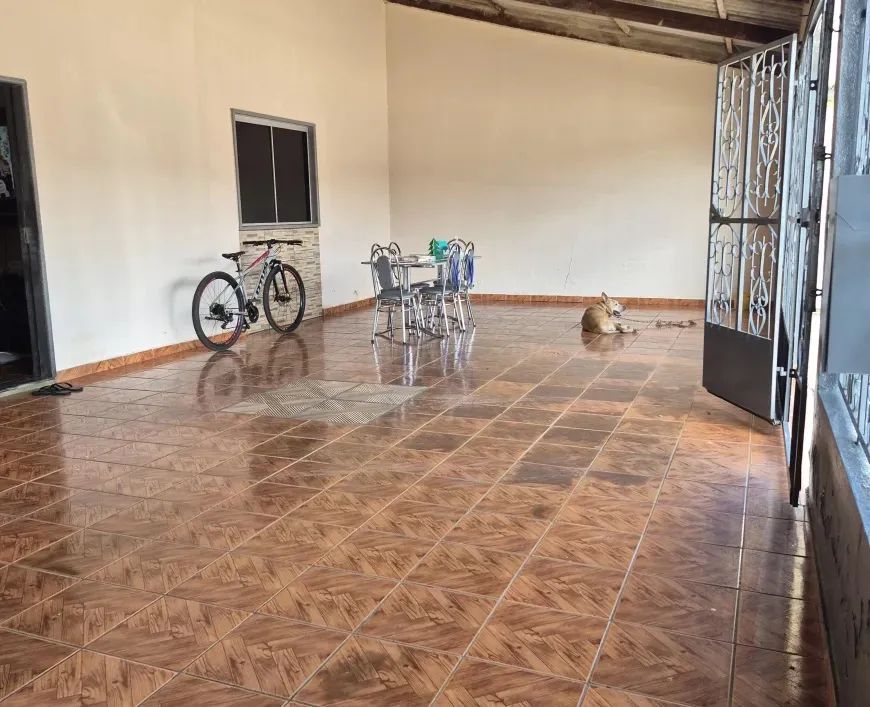 Vendo excelente casa em Santa Maria 