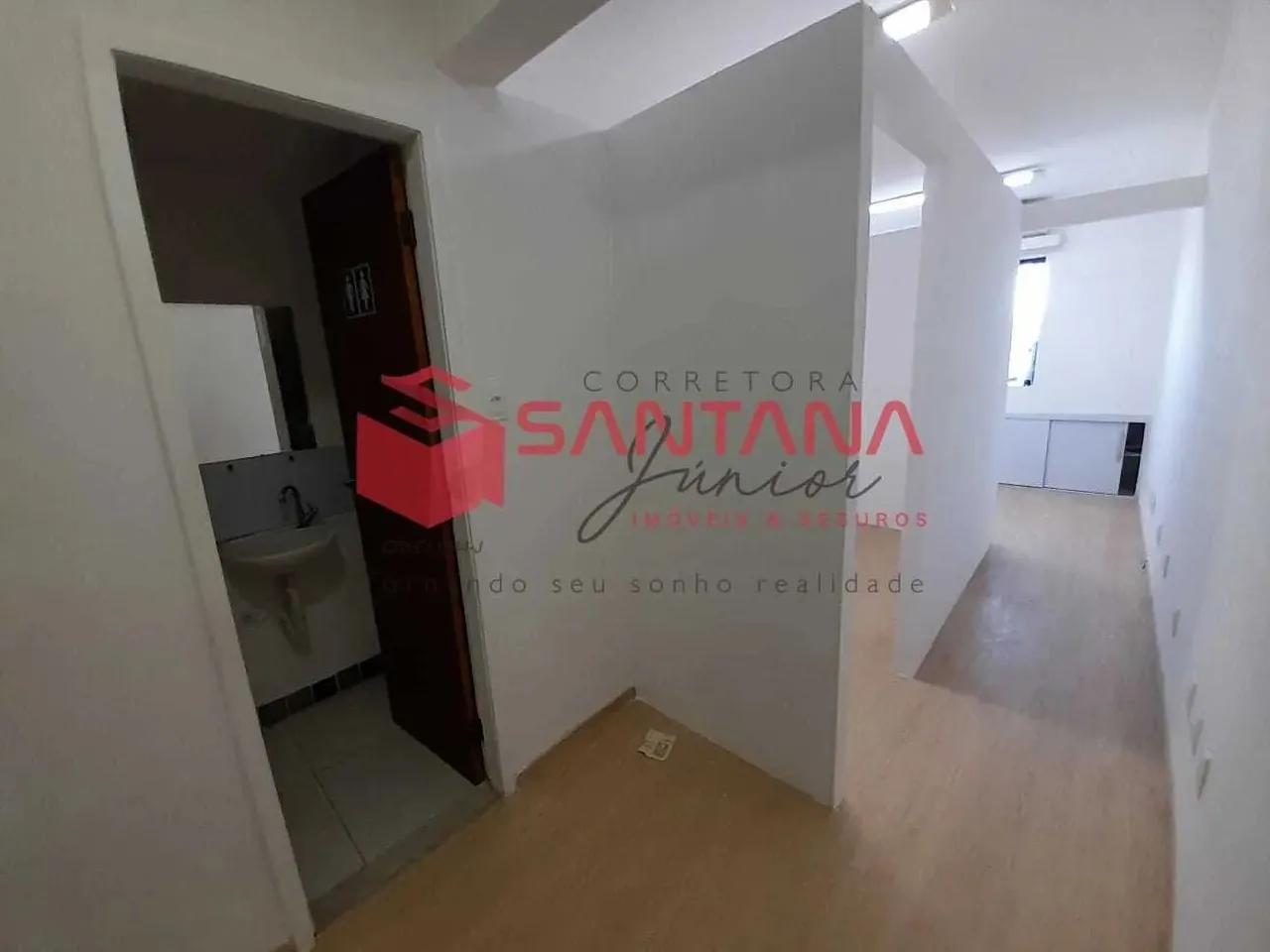 Sala comercial para locação no Mediterrâneo