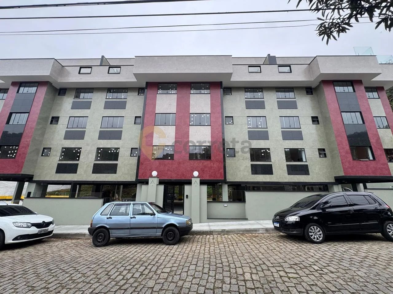 Apartamento de 02 quartos e vaga de garagem em Braunes