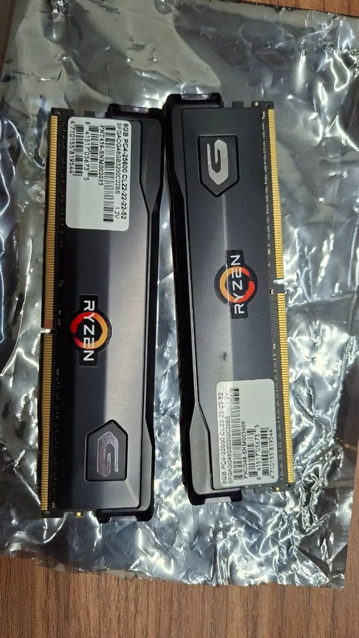 Memória RAM DDR4 16GB (2x8GB) 3200MHz Geil SuperFrame