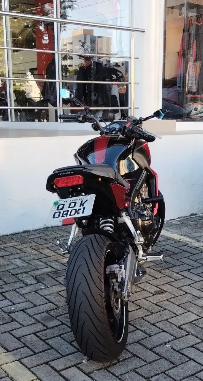 CB 650f de garagem 