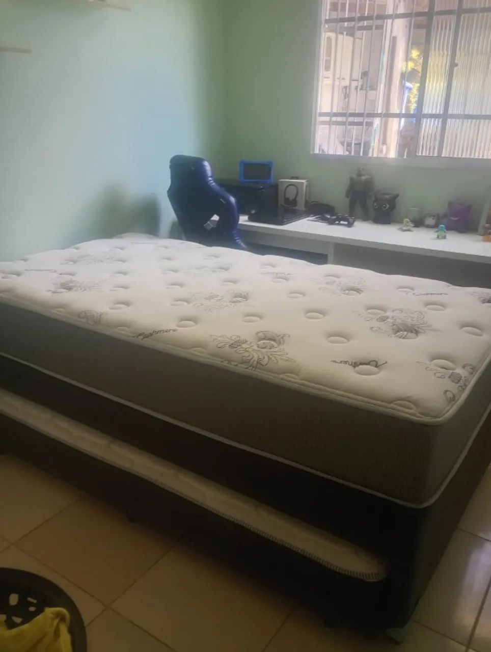 CAMA MOLAS ENSACADAS DUPLA SOLTEIRO TIPO SOLTEIRÃO SEMI NOVA 1,98 X 1,08 COM AUXILIAR - Foto 3