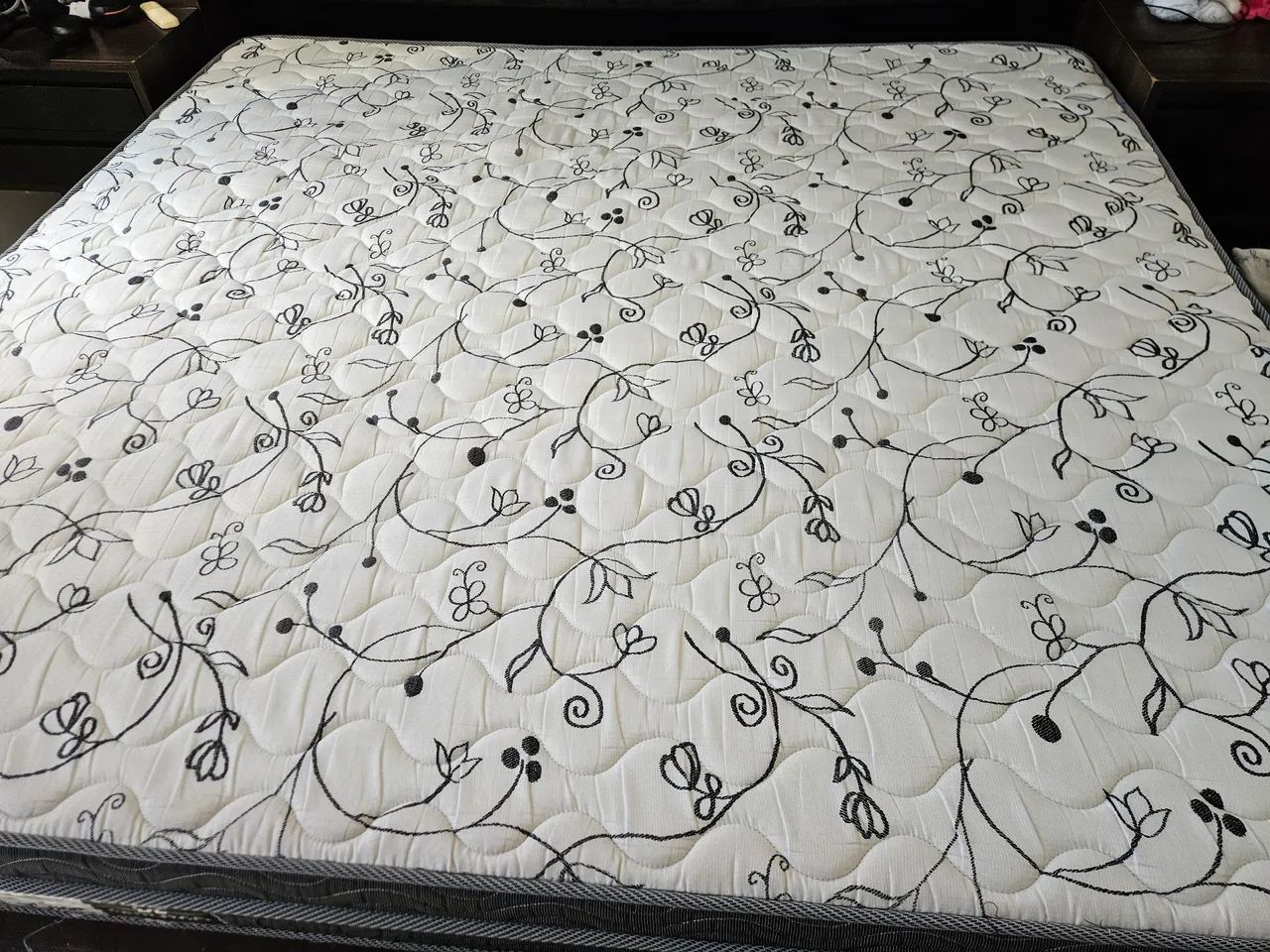 Cama com colchao Ortobom King Size + base