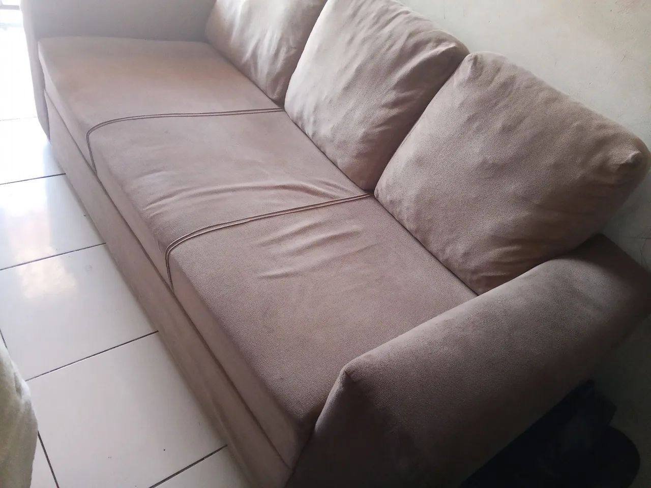 Sofá 3 lugares espaçoso não retrátil  - Foto 4